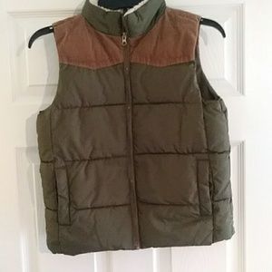 Boys puffy vest. Size 7-8